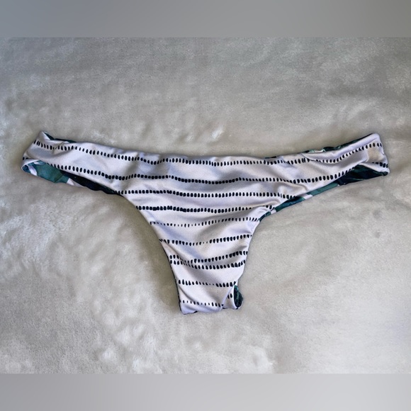Reversable Ruched Bikini Bottom - Picture 3 of 5